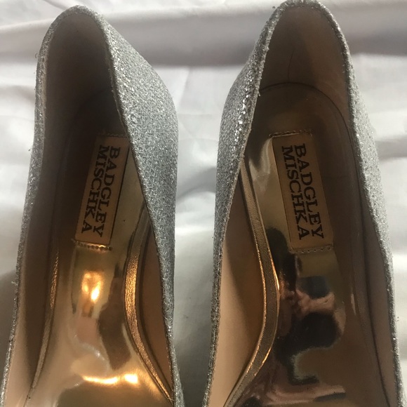 BADGLEY MISCHKA “AWAKE” - Picture 12 of 16